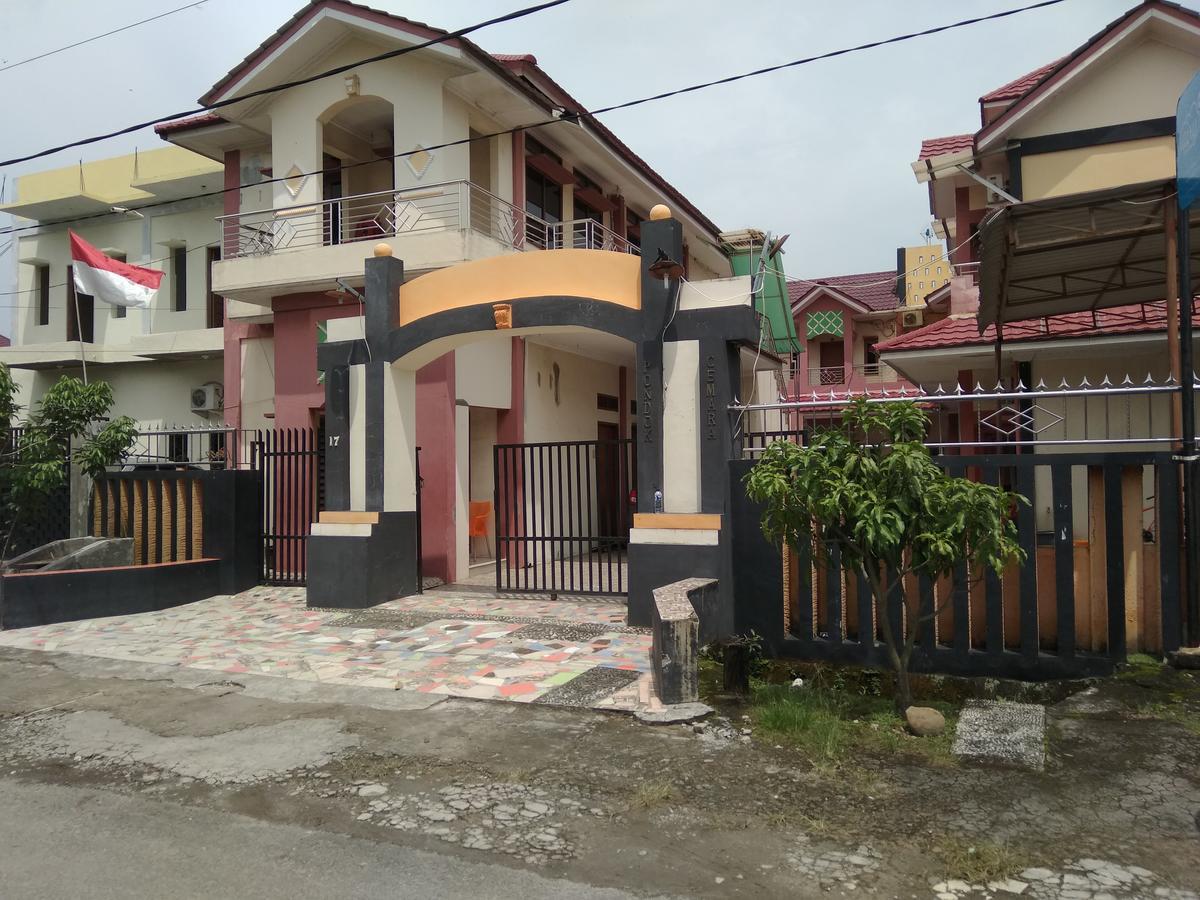 Pondok Cemara Hotel Medan Eksteriør billede